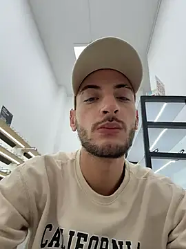 Snapshot of Sxxthiago chatting on 12-03-25, 07:23 Sxxthiago online show from 12-03-25, 07:23