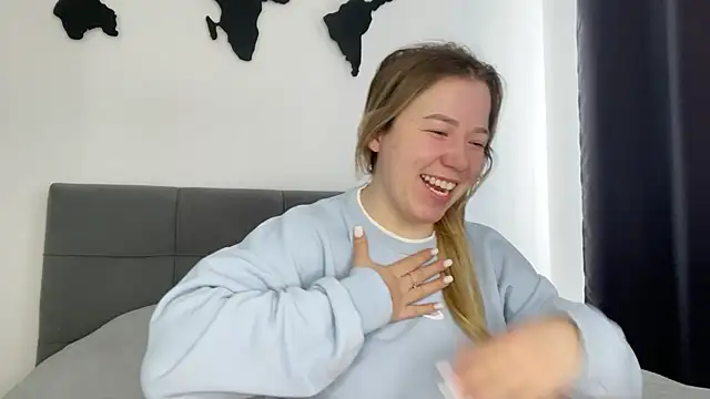 Embersweetbunny online show from 02-20-25, 08:17