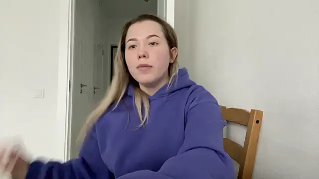 Embersweetbunny online show from 03-06-25, 02:18