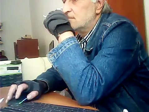 Snapshot of zormen355 chatting on 06-03-26, 01:14 zormen355 online show from 06-03-26, 01:14