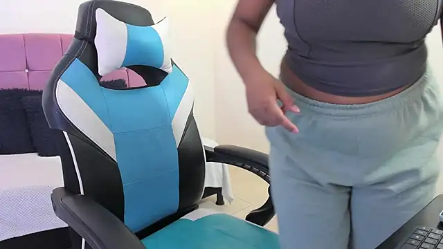 Lizzie Williams  online show from 03-31-26, 03:30