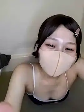 Snapshot of izumi__123 chatting on 12-27-24, 05:42 izumi 123 online show from 12-27-24, 05:42