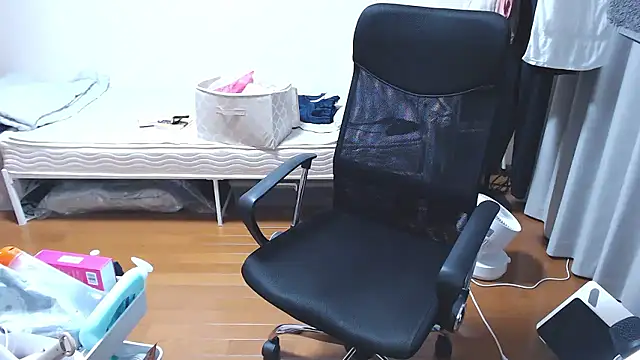 Snapshot of izumi__123 chatting on 10-10-25, 01:43 izumi 123 online show from 10-10-25, 01:43