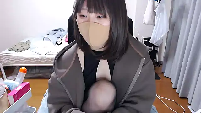 Snapshot of izumi__123 chatting on 11-17-25, 03:18 izumi 123 online show from 11-17-25, 03:18