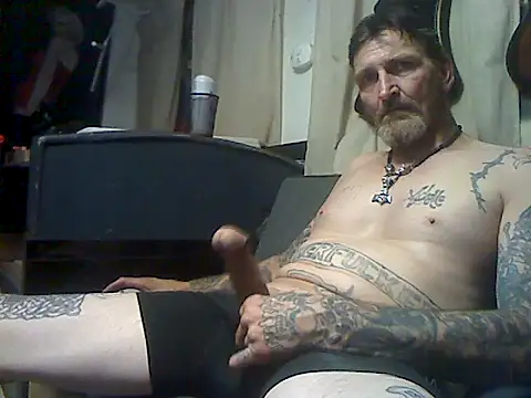 Snapshot of 2Hot2gether69 chatting on 10-12-25, 05:06 2Hot2gether69 online show from 10-12-25, 05:06