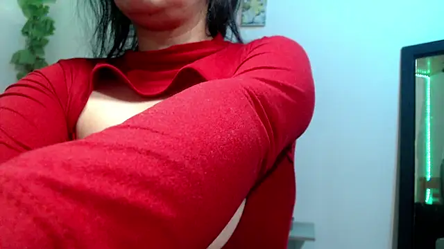 Snapshot of Donniia chatting on 06-25-26, 04:00 Donniia online show from 06-25-26, 04:00