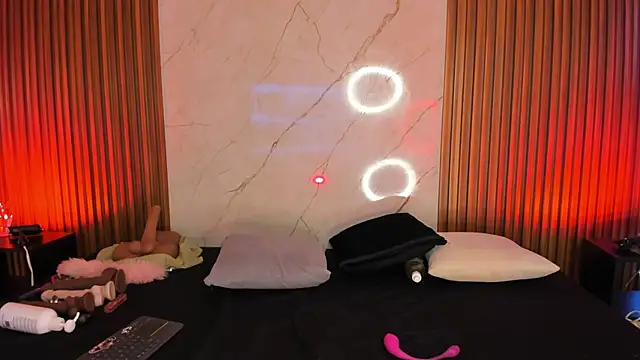 Emiilycollins online show from 12-20-24, 12:19