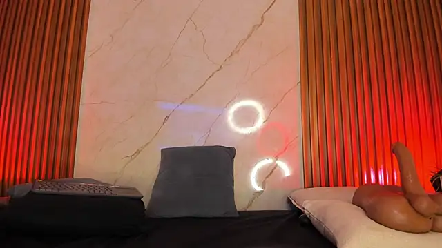 Emiilycollins online show from 02-11-25, 07:12