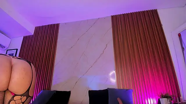 Emiilycollins online show from 02-17-25, 09:52