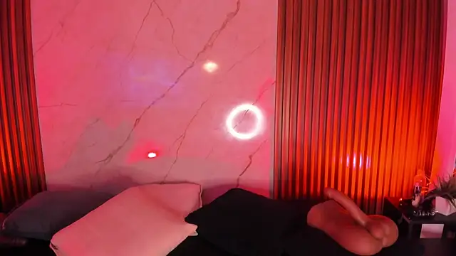 Emiilycollins online show from 03-19-25, 01:32