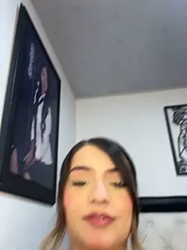 Amelia Honney  online show from 11-12-25, 09:14