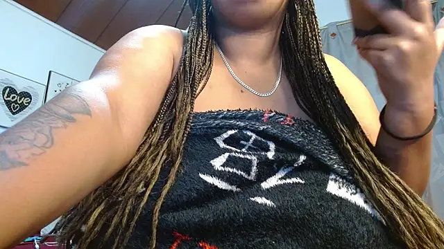 Snapshot of Alisteresa_ chatting on 09-15-25, 01:49 Alisteresa online show from 09-15-25, 01:49