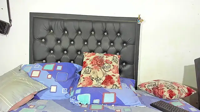 Darlyquenn11 online show from 02-01-25, 04:14