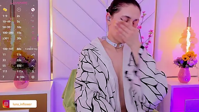 Flor delunaa online show from 03-20-25, 06:42