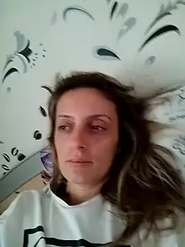 Snapshot of SophyGirl chatting on 10-27-25, 01:04 SophyGirl online show from 10-27-25, 01:04