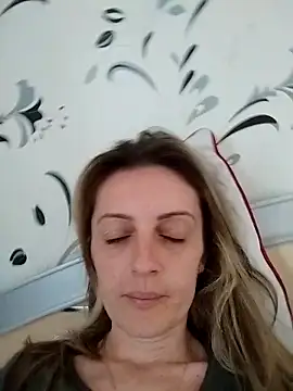 Snapshot of SophyGirl chatting on 03-18-26, 08:17 SophyGirl online show from 03-18-26, 08:17