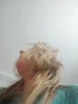 Snapshot of SophyGirl chatting on 03-21-26, 01:05 SophyGirl online show from 03-21-26, 01:05