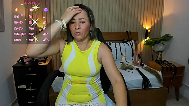 Snapshot of luciana_ballesteros_ chatting on 02-19-25, 12:22 luciana ballesteros online show from 02-19-25, 12:22