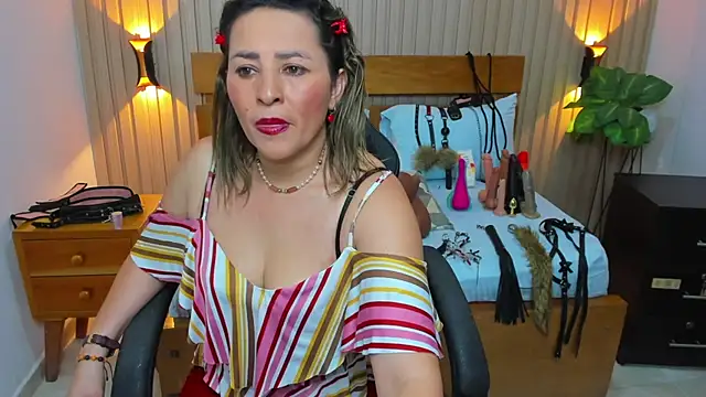 Snapshot of luciana_ballesteros_ chatting on 09-11-25, 12:27 luciana ballesteros online show from 09-11-25, 12:27