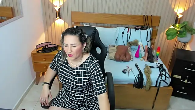 Snapshot of luciana_ballesteros_ chatting on 09-30-25, 12:10 luciana ballesteros online show from 09-30-25, 12:10