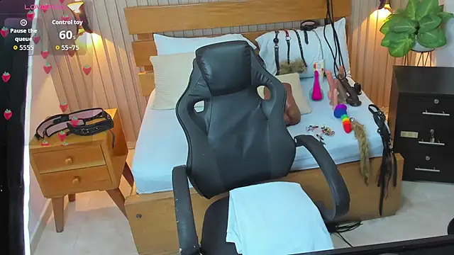 Snapshot of luciana_ballesteros_ chatting on 10-17-25, 12:41 luciana ballesteros online show from 10-17-25, 12:41