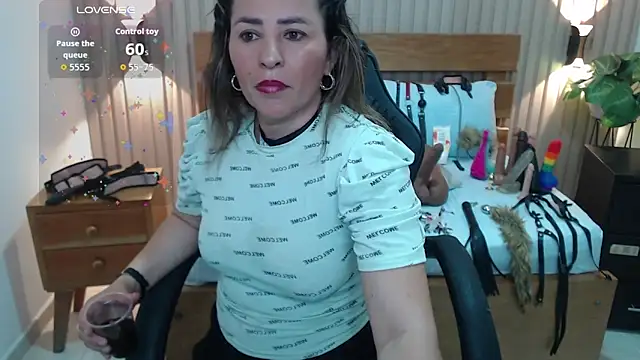 Snapshot of luciana_ballesteros_ chatting on 11-13-25, 12:15 luciana ballesteros online show from 11-13-25, 12:15