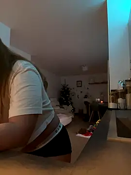 Snapshot of lyajoliee chatting on 01-06-26, 04:27 lyajoliee online show from 01-06-26, 04:27