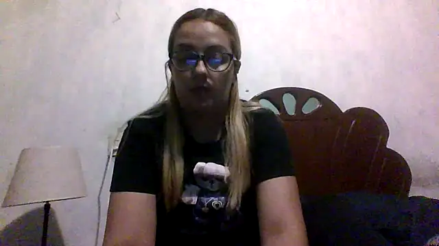 Samanthat33 online show from 10-31-25, 11:28