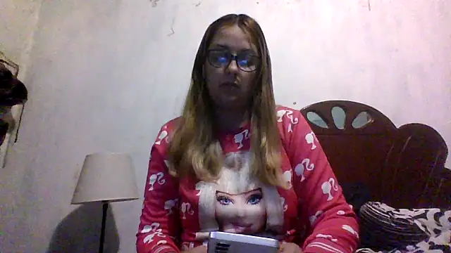 Samanthat33 online show from 11-15-25, 10:04