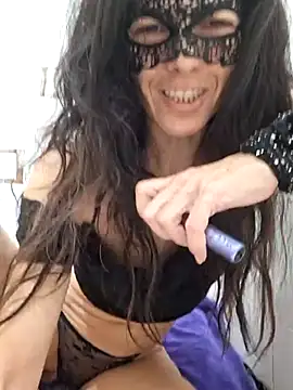 Snapshot of EmySkinny85 chatting on 03-20-25, 09:24 EmySkinny85 online show from 03-20-25, 09:24