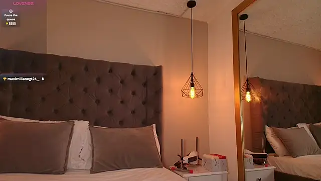 AngelinaRoss  online show from 02-04-25, 06:17