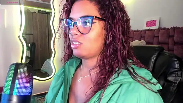 ladyrd1 online show from 01-07-25, 03:14