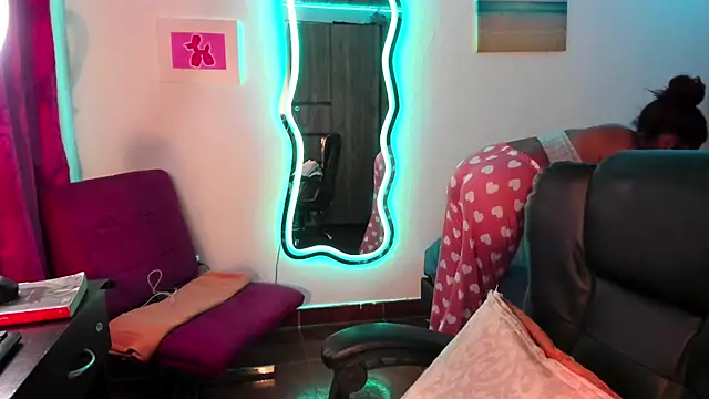 ladyrd1 online show from 01-26-25, 09:29