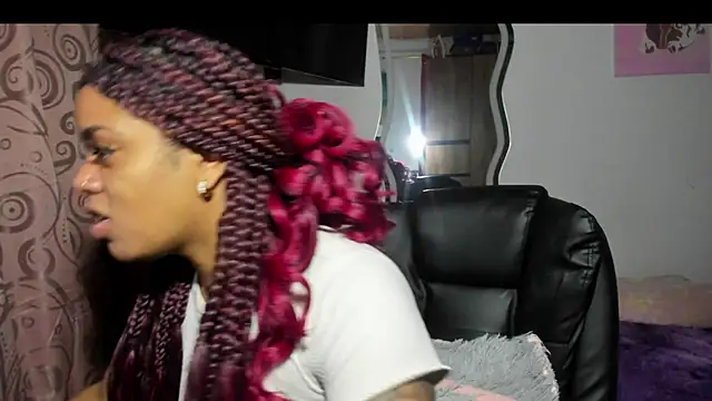 ladyrd1 online show from 12-03-25, 04:31