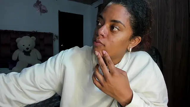 ladyrd1 online show from 04-17-26, 01:41