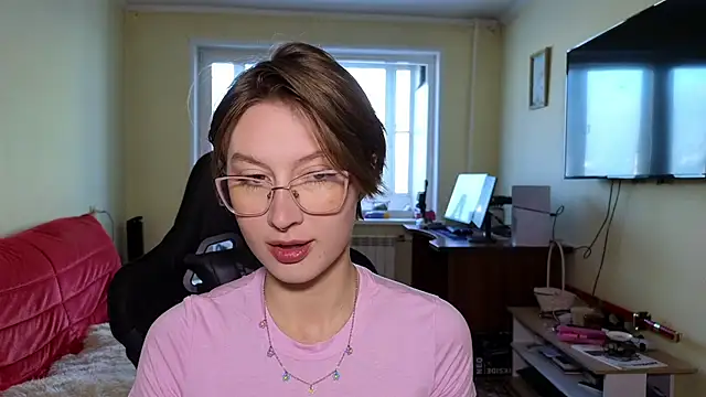 Snapshot of MalvinaBlum chatting on 12-01-25, 04:06 MalvinaBlum online show from 12-01-25, 04:06