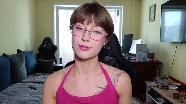 Snapshot of MalvinaBlum chatting on 03-19-26, 04:49 MalvinaBlum online show from 03-19-26, 04:49