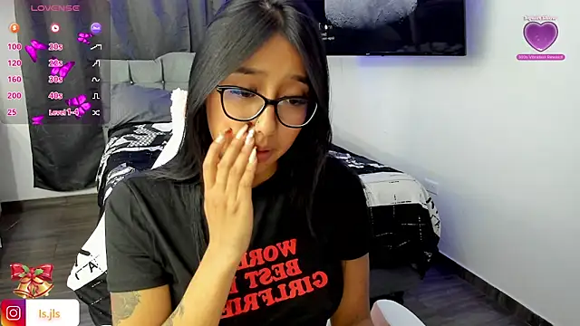 Snapshot of isa_bellaa0 chatting on 12-19-24, 06:23 isa bellaa0 online show from 12-19-24, 06:23