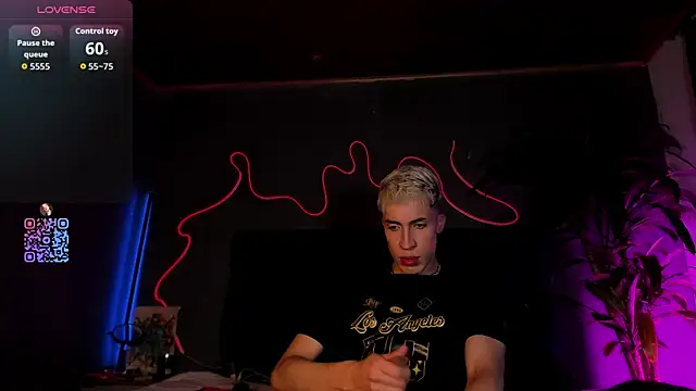 Angel Snowhotxxx online show from 08-04-26, 04:15