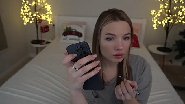 IceDanielles online show from 12-29-24, 02:31