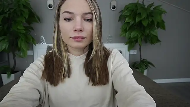 IceDanielles online show from 01-16-25, 01:47