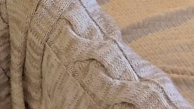 IceDanielles online show from 10-27-25, 01:37