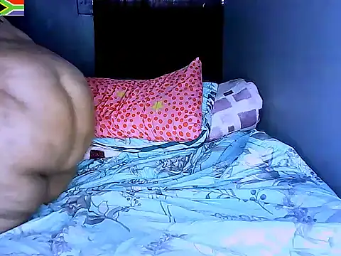 Snapshot of fatafricanqueen chatting on 01-19-25, 03:10 fatafricanqueen online show from 01-19-25, 03:10