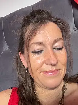 Lwhite1 online show from 04-12-26, 02:33