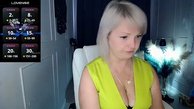 Snapshot of Juarnea chatting on 05-06-26, 08:19 Juarnea online show from 05-06-26, 08:19