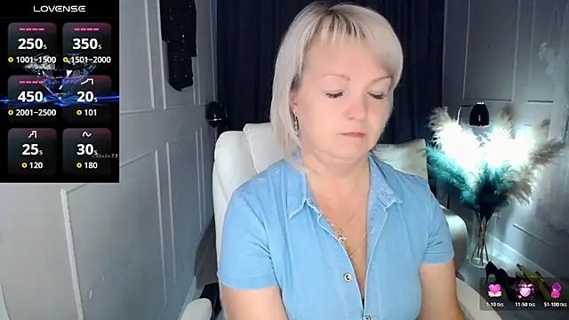 Snapshot of Juarnea chatting on 05-23-26, 03:01 Juarnea online show from 05-23-26, 03:01