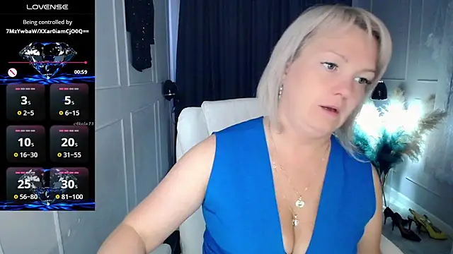 Snapshot of Juarnea chatting on 05-25-26, 09:15 Juarnea online show from 05-25-26, 09:15