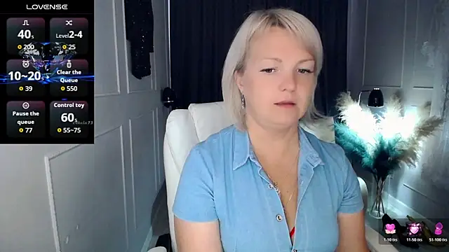 Snapshot of Juarnea chatting on 05-26-26, 09:05 Juarnea online show from 05-26-26, 09:05