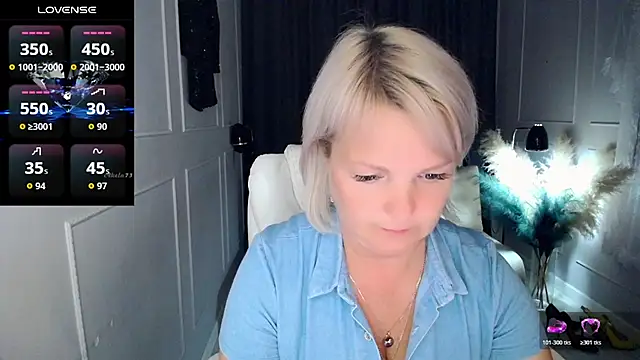 Snapshot of Juarnea chatting on 05-29-26, 03:54 Juarnea online show from 05-29-26, 03:54