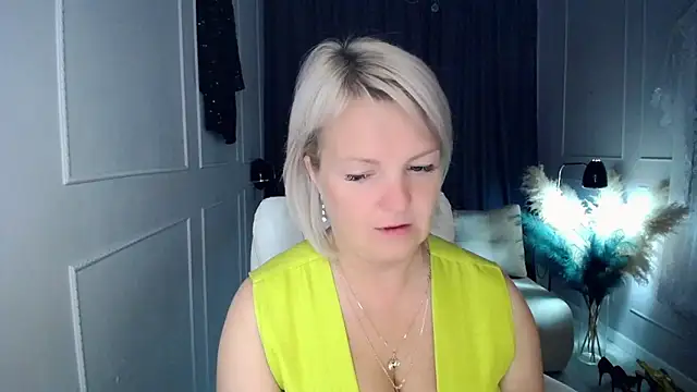 Snapshot of Juarnea chatting on 05-31-26, 05:48 Juarnea online show from 05-31-26, 05:48